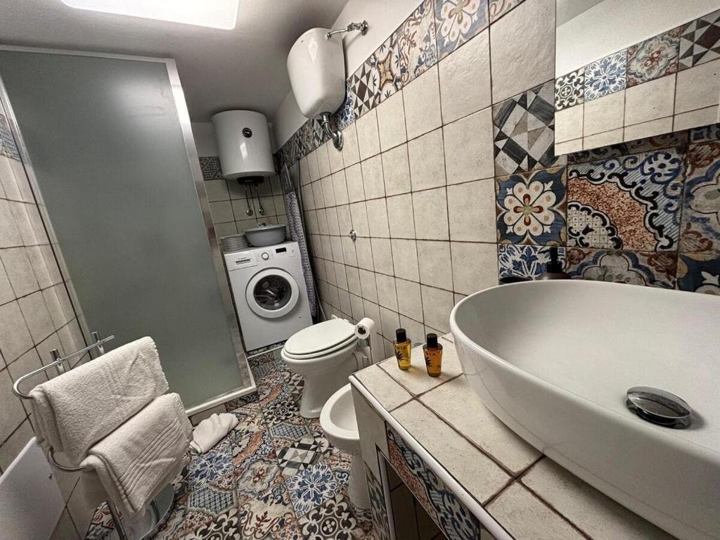 Bathroom with Italian tiles