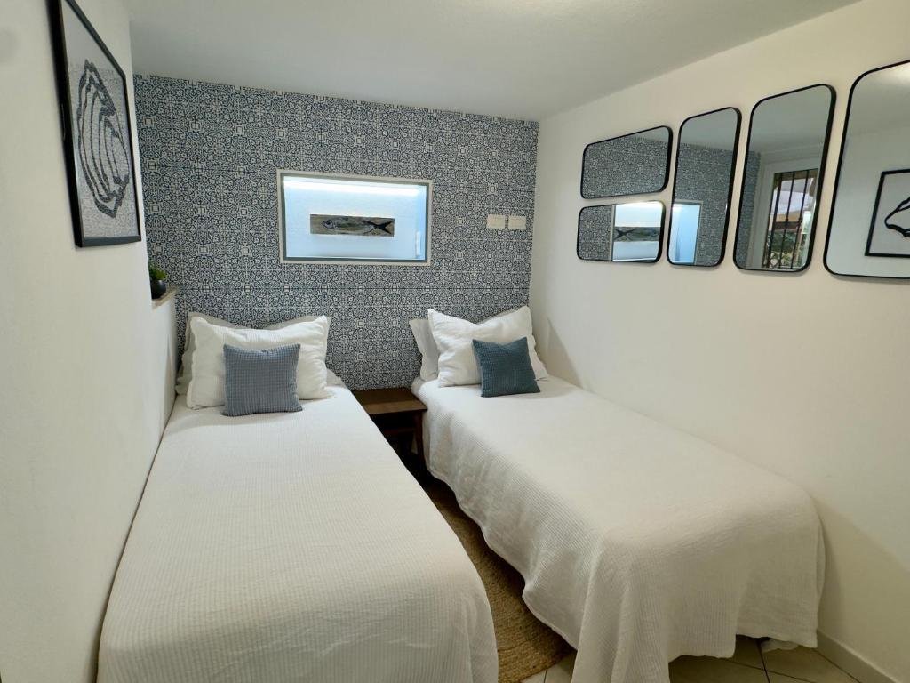 Twin bedroom